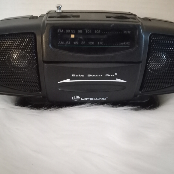 Mini "Boom Box" AM/FM Radio - Picture 2 of 4